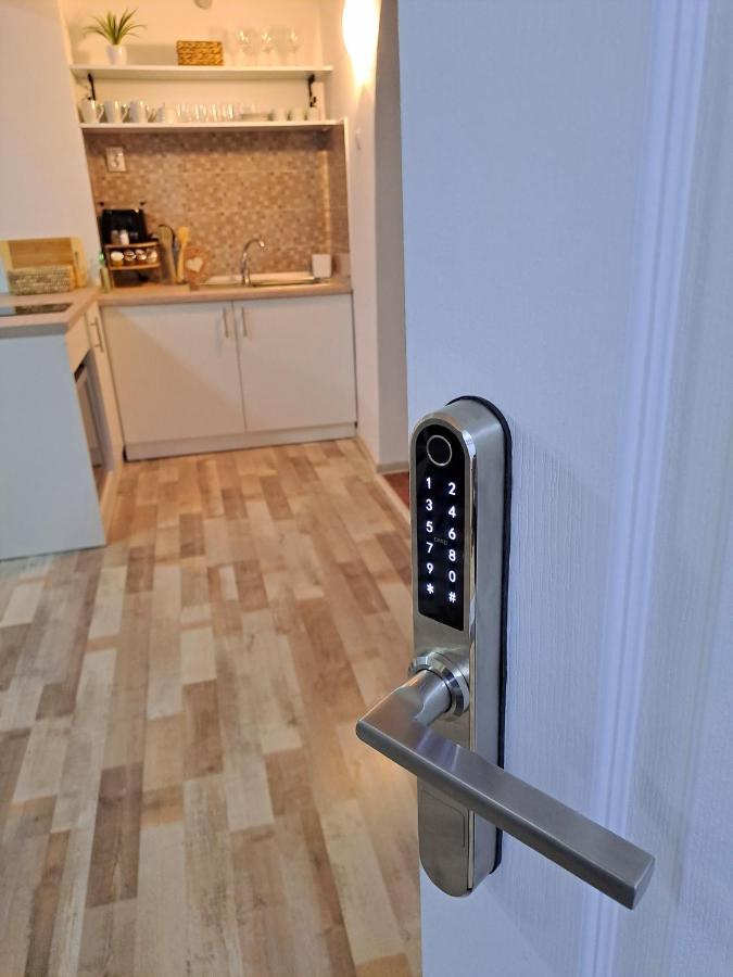 7 Level Central Apartments 미에르쿠리에씨우크 외부 사진