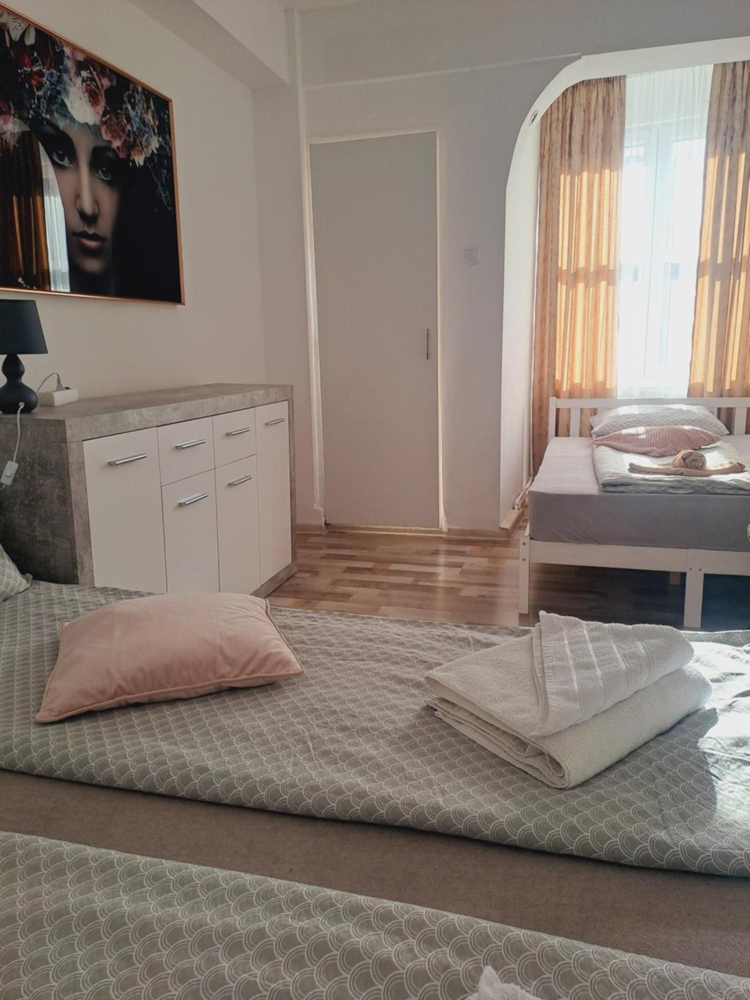 7 Level Central Apartments 미에르쿠리에씨우크 객실 사진